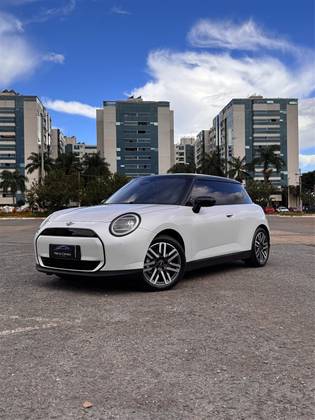 MINI COOPER 40,7 KW ELÉTRICO 2P E MINI COOPER 40,7 KW ELÉTRICO 2P E